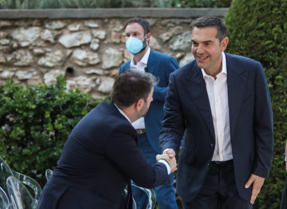 Χέρι χέρι ο N. Ανδρουλάκης με τον A. Τσίπρα