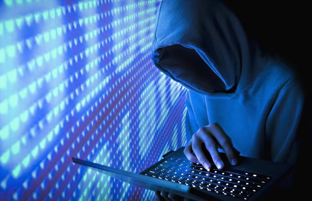 Μικροκομματική διεθνοποίηση των παρακολουθήσων… Είναι δυνατόν;