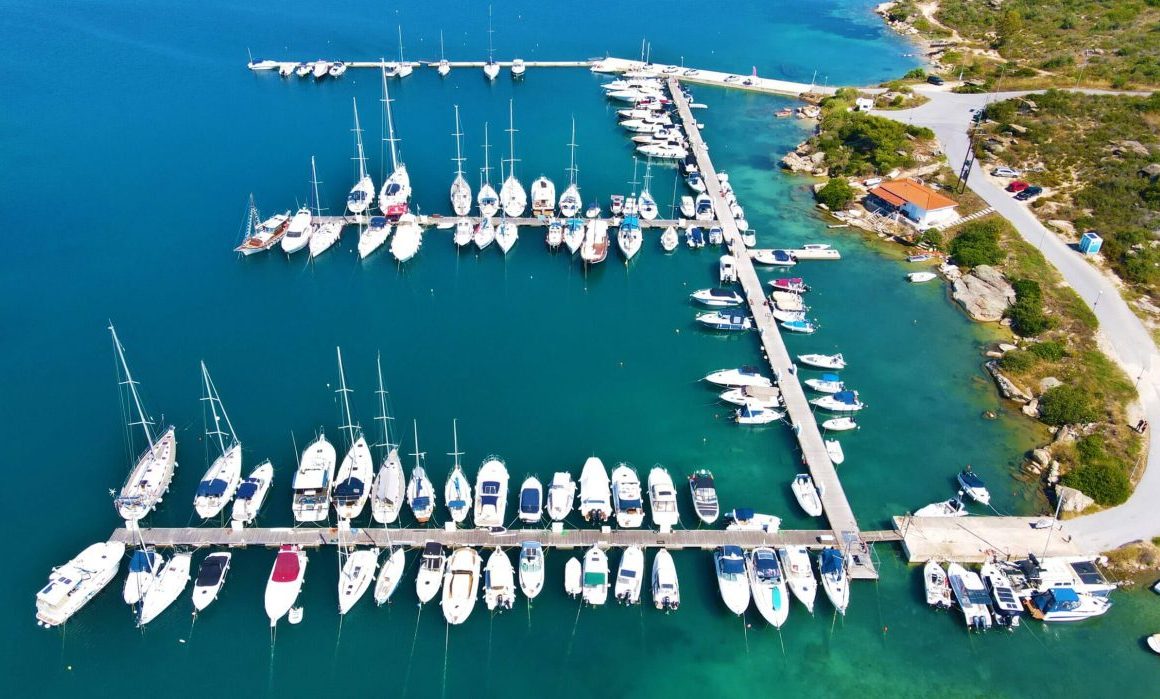 Σκέψεις, απόψεις και δεσμεύσεις… για τις τουριστικές υποδομές – Τι (δεν) έχει η Χαλκιδική