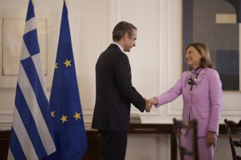 Συνάντηση Κ. Μητσοτάκη με την αντιπρόεδρο της Ευρωπαϊκής Επιτροπής Βιέρα Γιούροβα