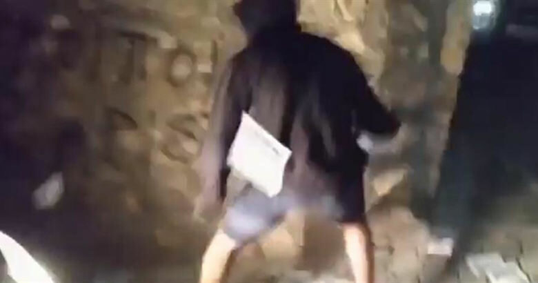 Στ. Πέτσας για επίθεση του «Ρουβίκωνα» έξω από την οικία του: Ο βανδαλισμός και η τρομοκράτηση δεν είναι πολιτική