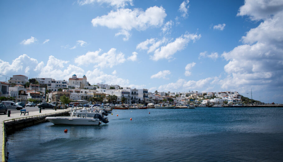 H Άνδρος στα πιο υποσχόμενα μέρη του κόσμου για διακοπές το 2025