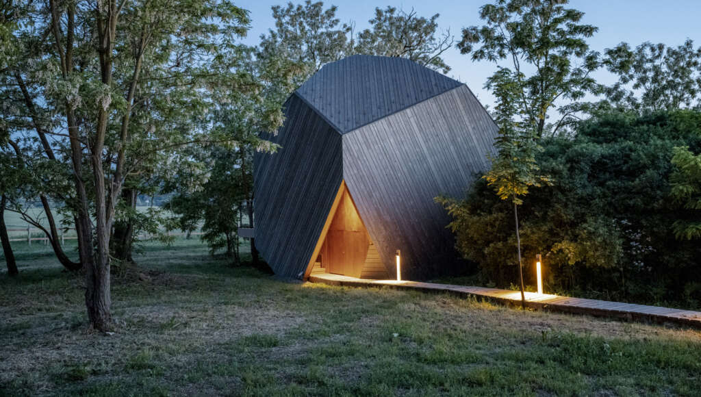 «Rock Cabins»: Ένα μοναδικό θέρετρο με ρουνικές λίθους στην Ουγγαρία (ΦΩΤΟ + Video)