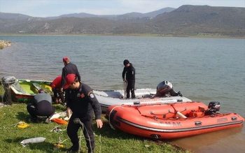 Ευρυτανία: Θρίλερ με τη 48χρονη που αγνοείται  – Δύτες σαρώνουν τη λίμνη των Κρεμαστών