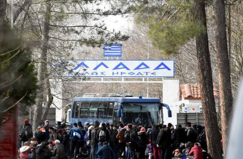 Έτσι στήνουν τις προβοκάτσιες με τους μετανάστες