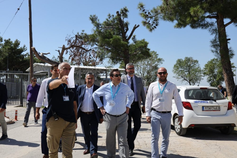 Θεσσαλονίκη: Τη Δομή Φιλοξενίας Διαβατών επισκέφθηκε ο υπουργός Μετανάστευσης και Ασύλου Νότης Μηταράκης