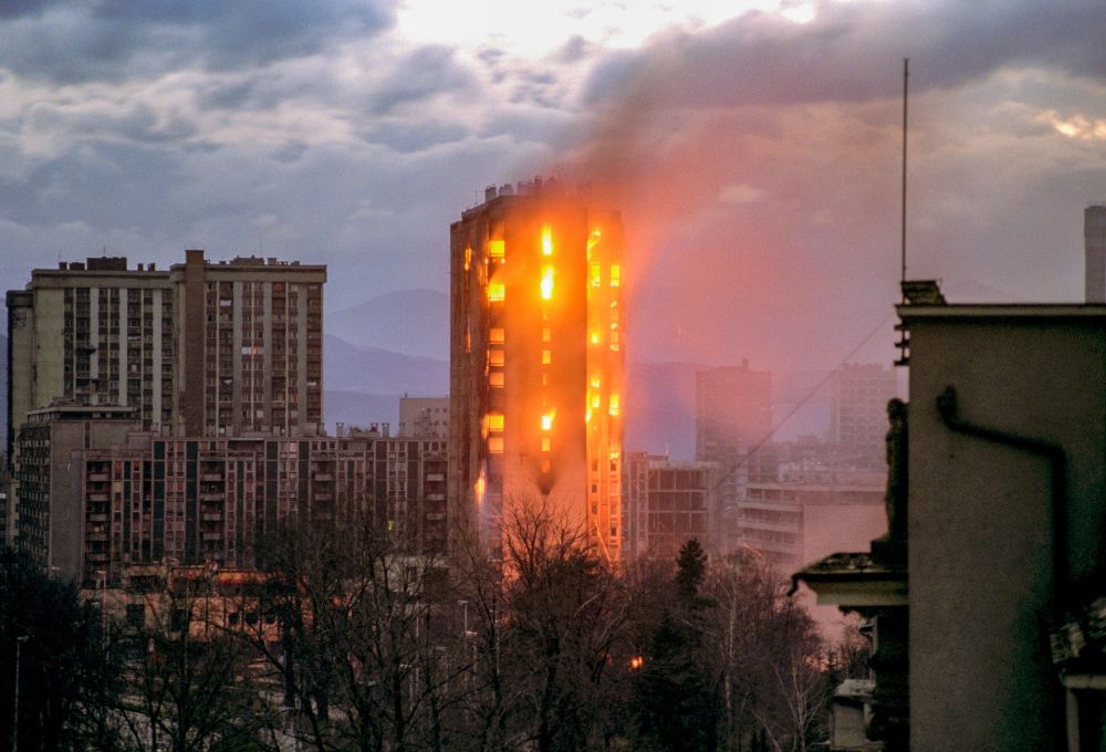 Η φρίκη του βομβαρδισμένου Σεράγεβο «ζωντανεύει» στη Δράμα (ΦΩΤΟ)