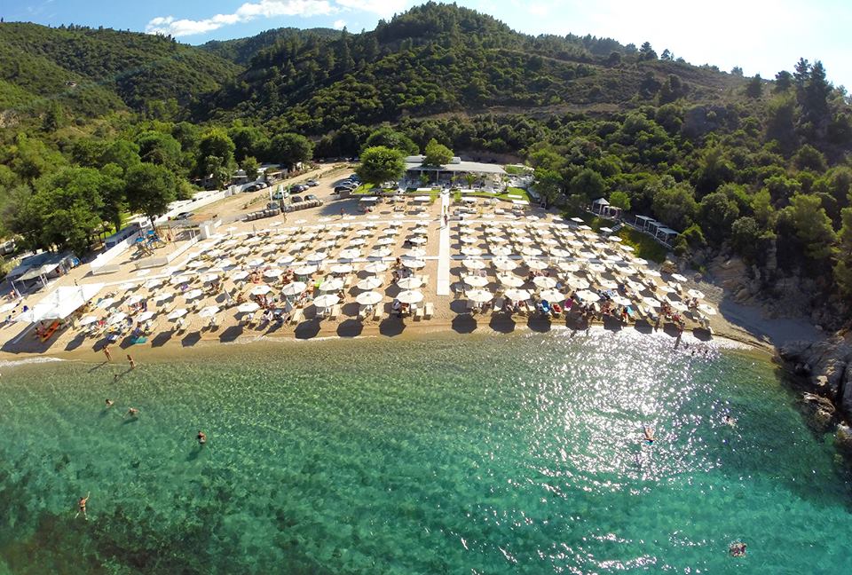 Χαλκιδική: Μήνυση της Δασικής Υπηρεσίας για παράνομο beach bar