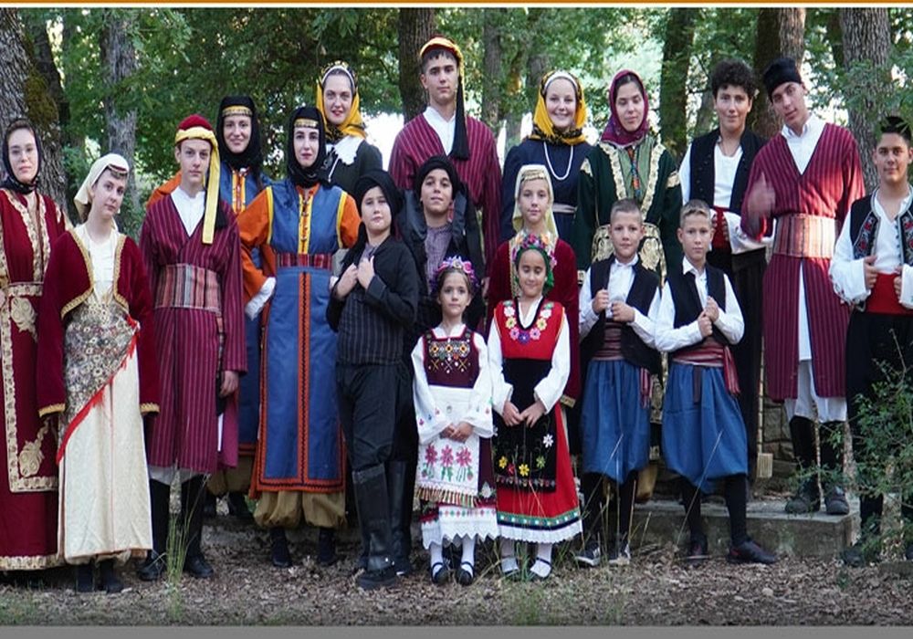 Η μουσικοχορευτική παράσταση «Εξ Ανατολών το Φως» του συλλόγου Φιλύρου