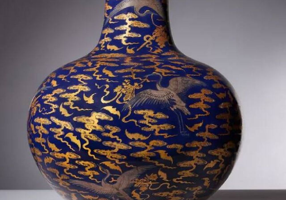 Πουλήθηκε σε δημοπρασία ένα κινέζικο βάζο για 8 εκ. ευρώ