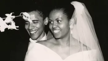 Ο Μπαράκ και η Μισέλ Ομπάμα γιορτάζουν την 30η επέτειο του γάμου τους