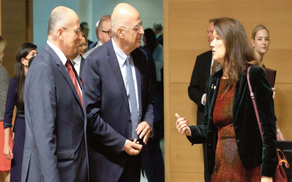 Οι κρίσιμες επαφές Δένδια στο Κίεβο