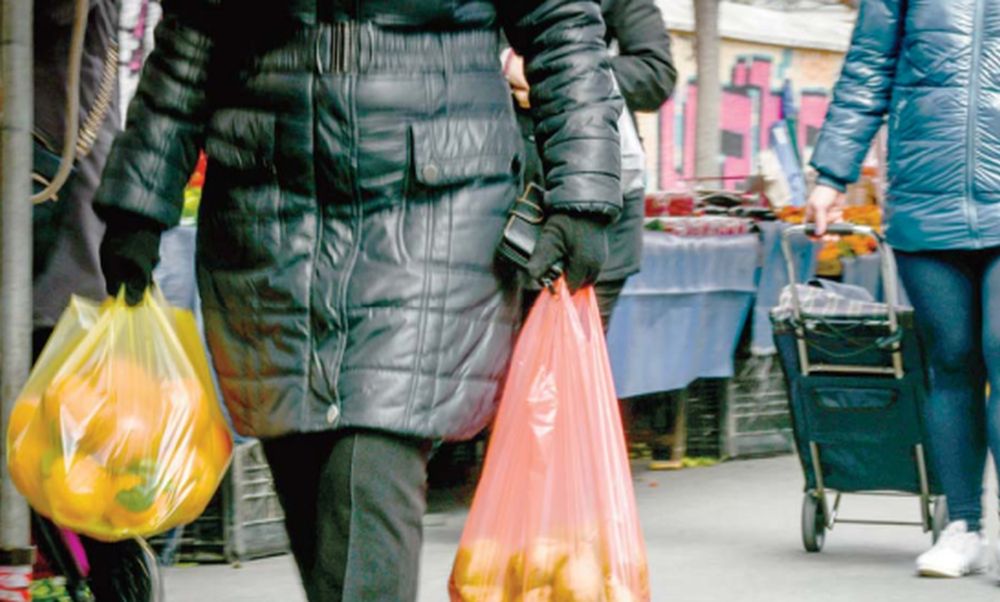 Εμείς είμαστε με την κοινωνία