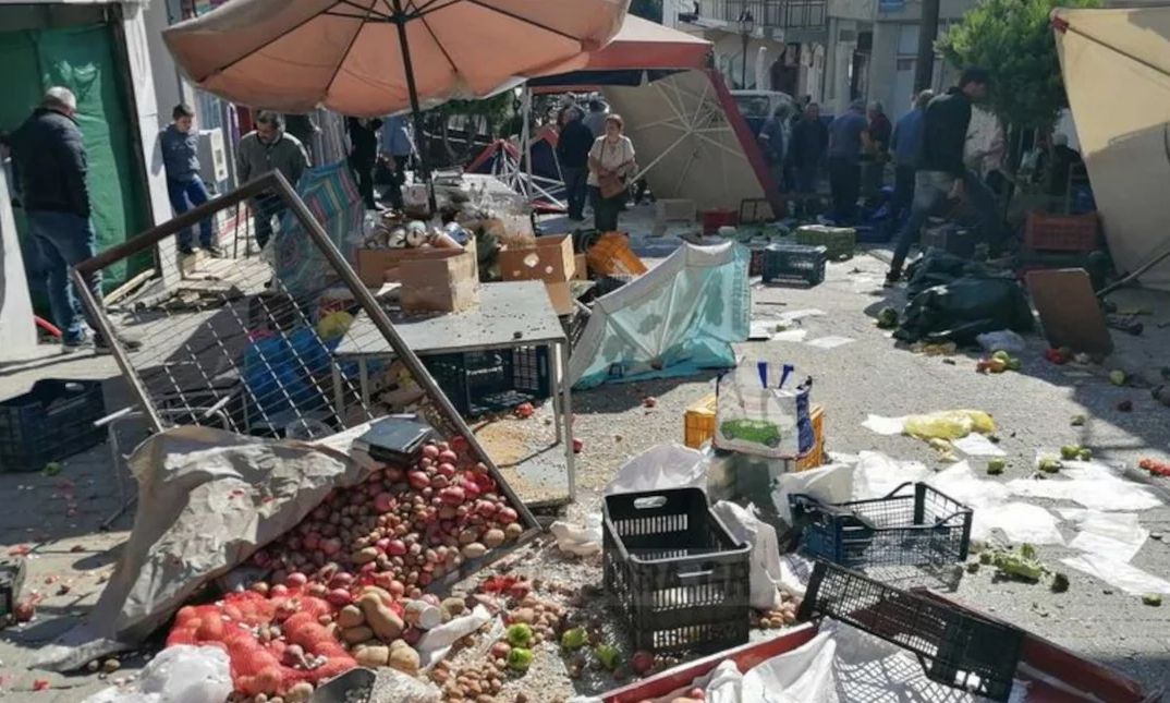 Καλαμπάκα: Διασωληνωμένη η 68χρονη που τραυματίστηκε χθες στη λαϊκή αγορά