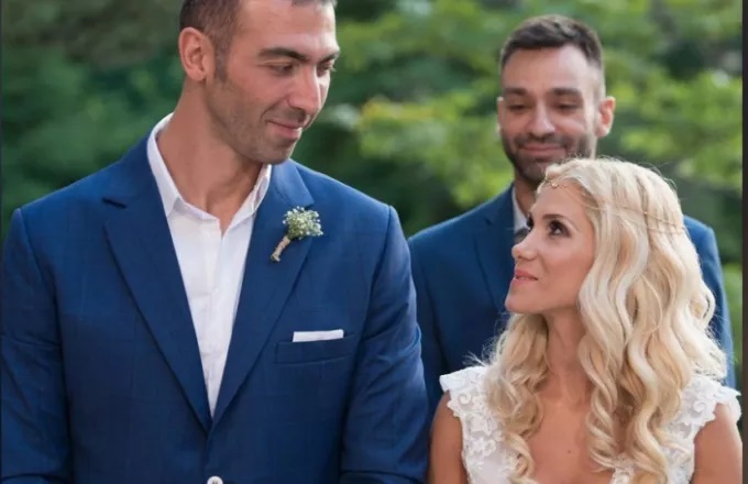 Ραγίζουν καρδιές τα λόγια της Δώρας Τσαμπάζη μετά την κηδεία του Αλέξανδρου Νικολαΐδη