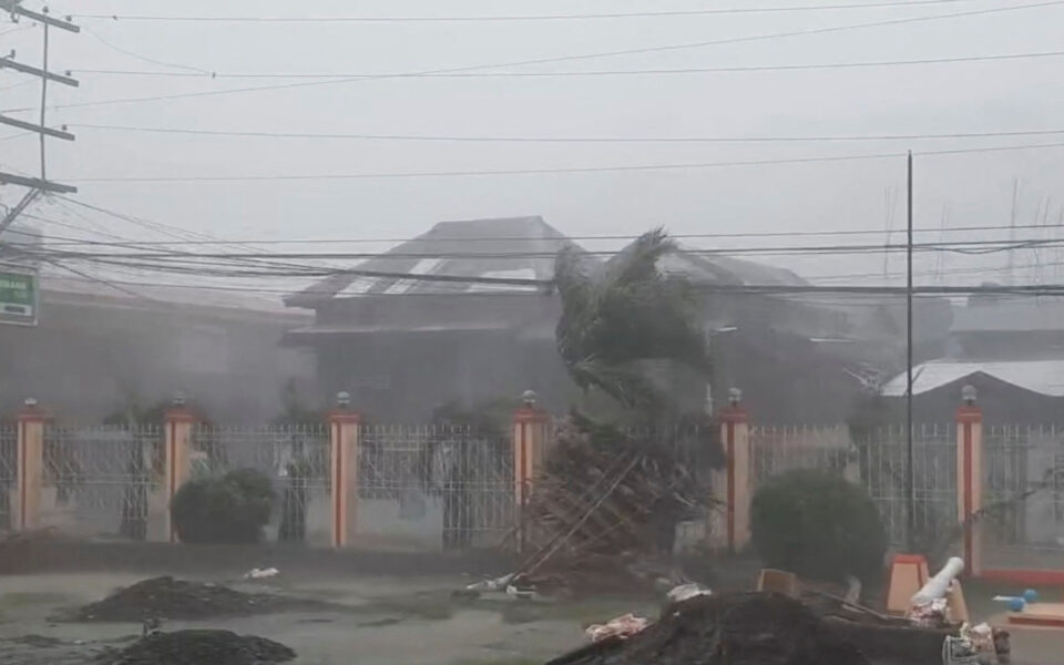 Φιλιππίνες: Δεκάδες νεκροί από την τροπική καταιγίδα Νάλγκε