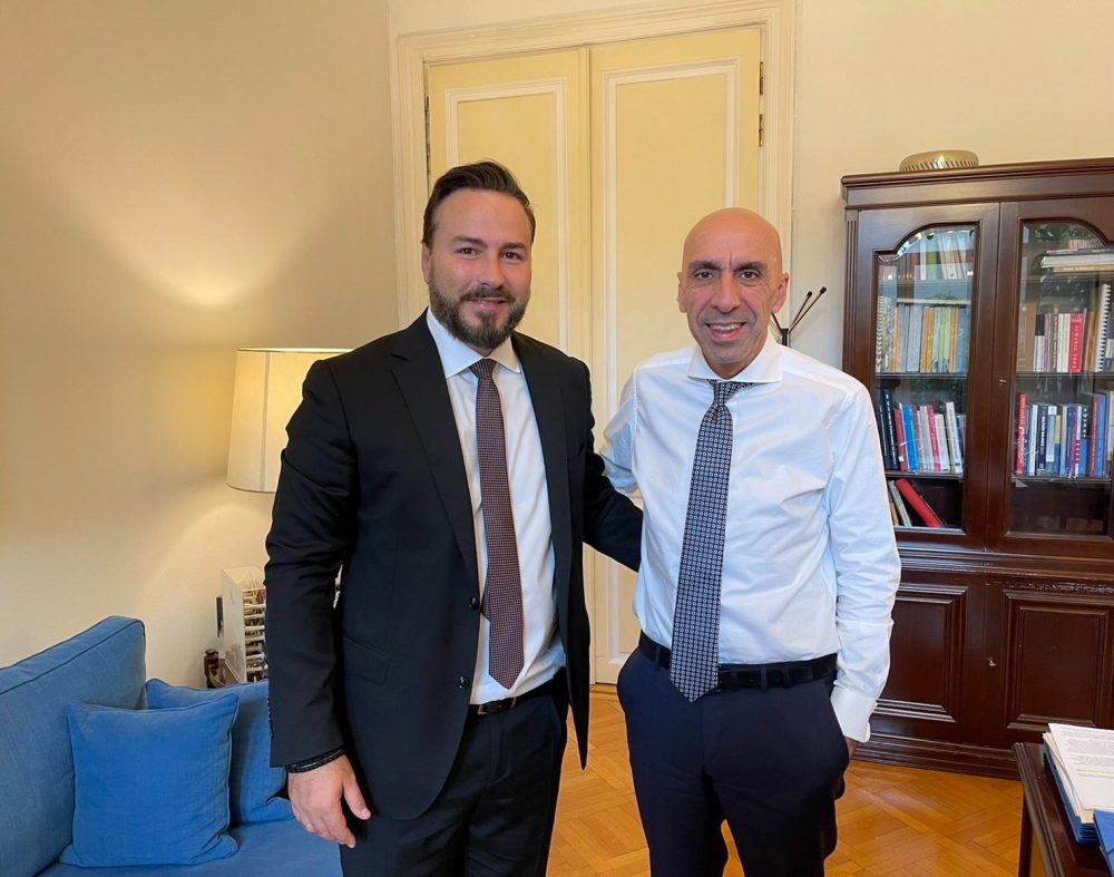 Συνάντηση Δ. Γκολιδάκη – Γ. Μπρατάκου στο Μέγαρο Μαξίμου