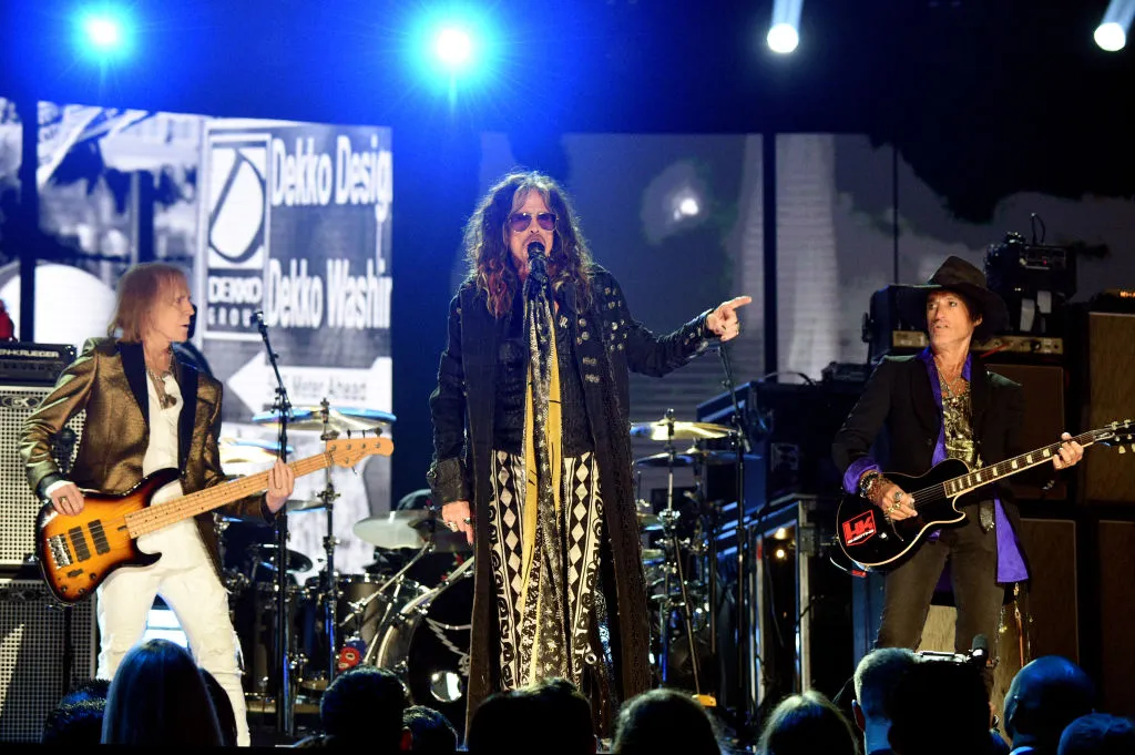 Οι Aerosmith δωρίζουν δύο οχήματα έκτακτης ανάγκης στον Ερυθρό Σταυρό (ΦΩΤΟ)