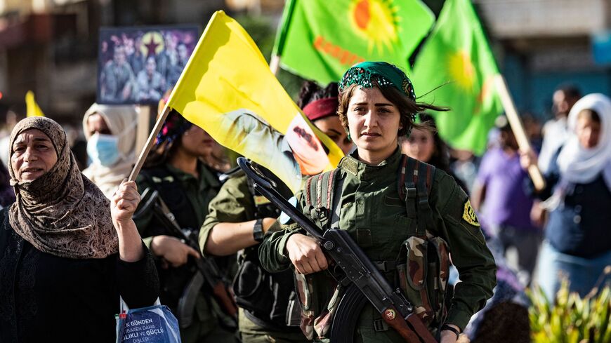 Συρία: Χιλιάδες Κούρδοι διαδήλωσαν στο Καμισλί εναντίον των τουρκικών επιχειρήσεων στη βόρεια Συρία