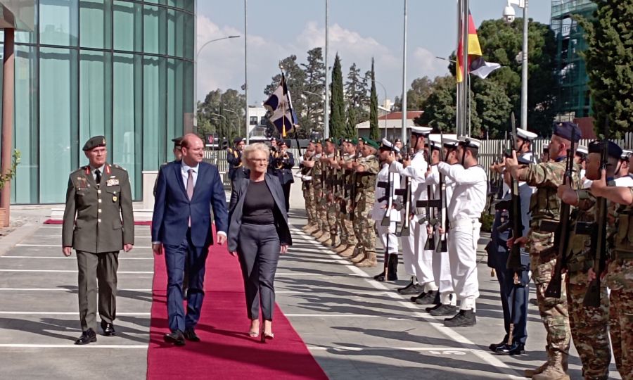 Επίσκεψη υπουργού Άμυνας της Γερμανίας Κριστίν Λάμπρεχτ στο υπουργείο Άμυνας της Κυπριακής Δημοκρατίας