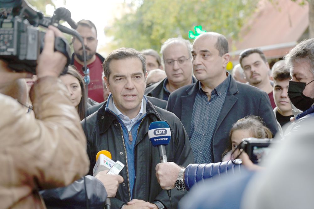 ΣΥΡΙΖΑ: «Γλείφει» τις πληγές από τις Πρέσπες στη Β. Ελλάδα