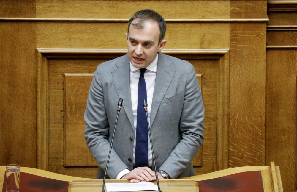 Ο Χατζηβασιλείου πλέκει το εγκώμιο του Δένδια