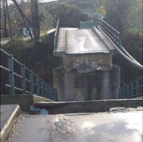 Άρτα: Κατέρρευσε γέφυρα στα Γκούρα Κομποτίου