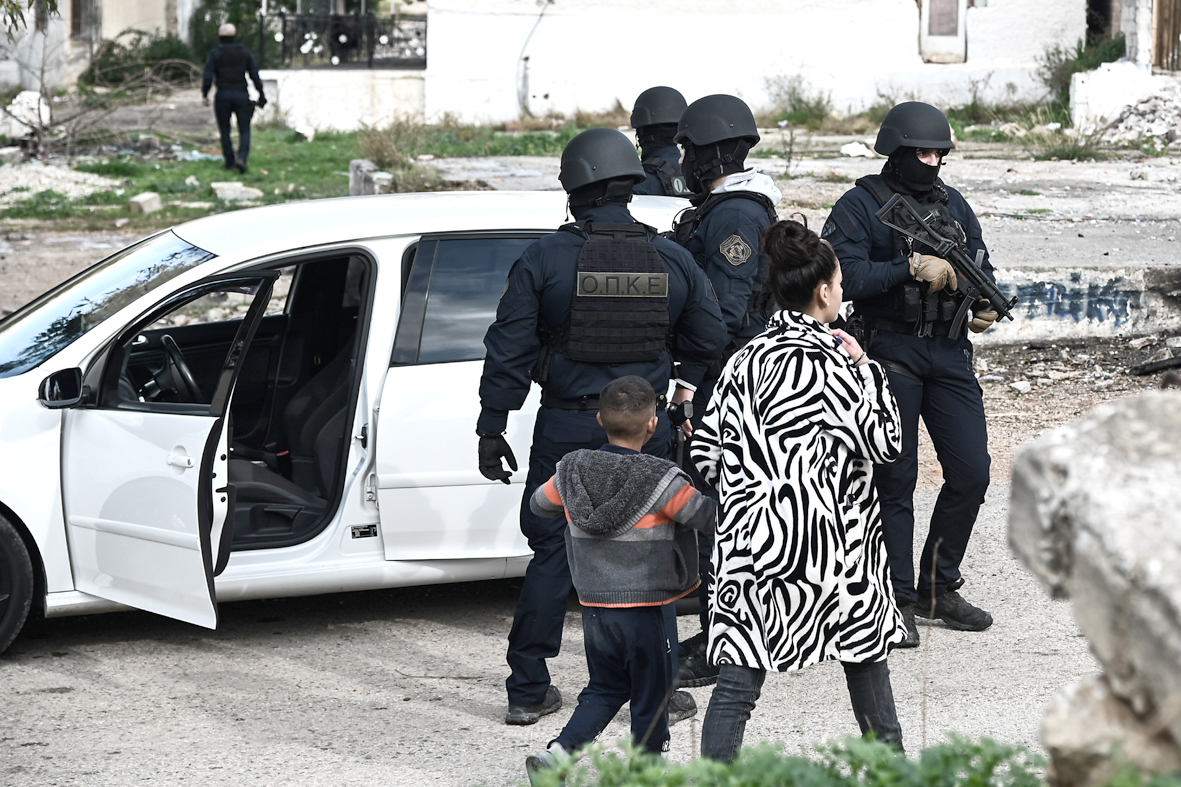 Σπάει σιγά σιγά το «άβατο της ανομίας»