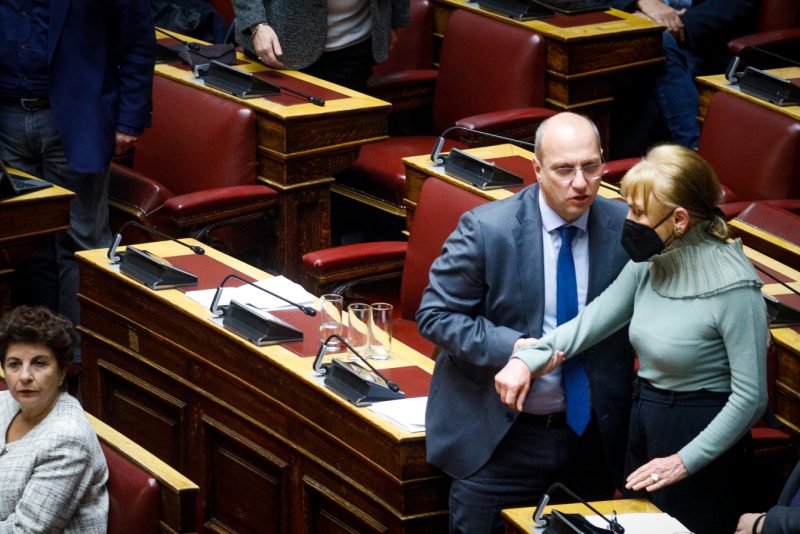 Βουλή: Το παρασκήνιο του επεισοδίου με την Φωτεινή Πιπιλή – Η χειρονομία που την έβγαλε «εκτός εαυτού»