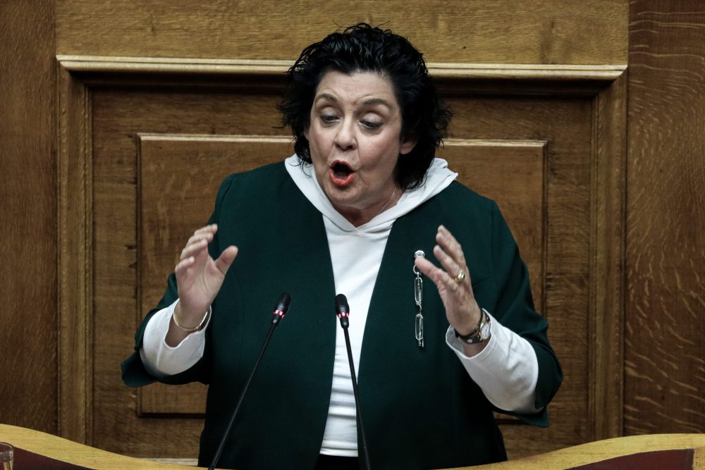 «Δεν θα ντύσουμε κανέναν αυτοκράτορα»