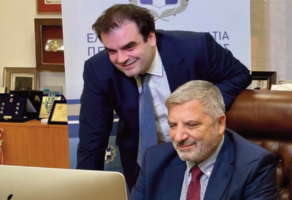 Μία Αριστερά, Μία Δεξιά