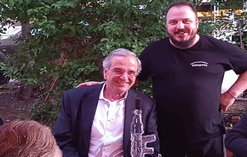 Γεύμα Σαμαρά – Μανιάτη σε κρητικό στέκι