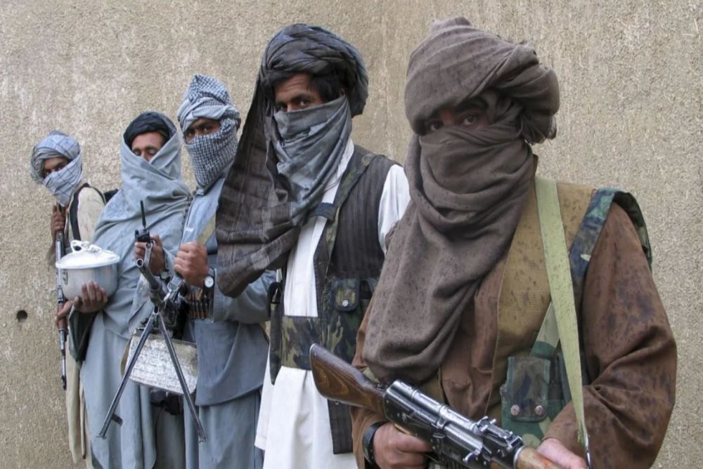 Πακιστάν: Ταλιμπάν κατέλαβαν αστυνομικό τμήμα – Kρατούν ομήρους αστυνομικούς και στρατιώτες (Video)