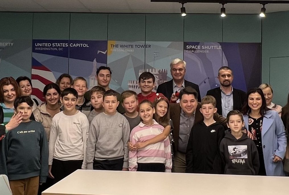Ο Τζορτζ Τσούνης συνάντησε παιδιά από την Ουκρανία που συμμετείχαν στο G.O.A.T. του Thessaloniki Tech Lab