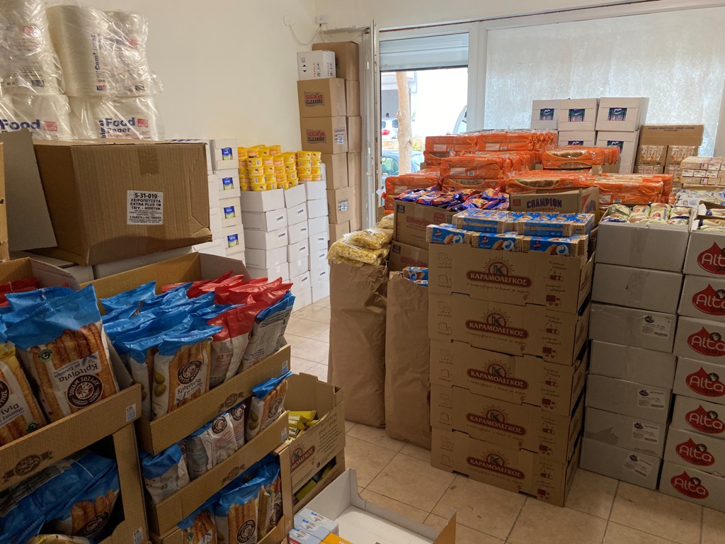 Ο Δ. Παύλου Μελά πρόσφερε 277 δέματα στις οικογένειες των μαθητών του προγράμματος για δεκατιανό