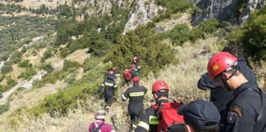 Κεφαλονιά: Νεκροί ανασύρθηκαν δυο άνδρες όταν το φορτηγό που επέβαιναν έπεσε σε γκρεμό