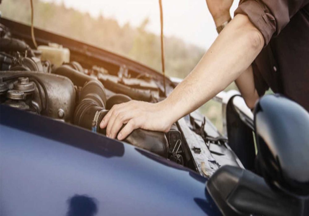 Όλο και περισσότεροι οδηγοί επιδιορθώνουν οι ίδιοι τα αυτοκίνητά τους