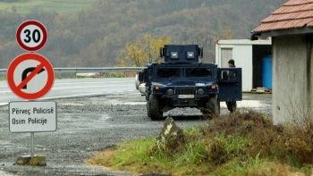 Το ΝΑΤΟ στέλνει επιπλέον δυνάμεις στο Κόσοβο μετά τις συγκρούσεις με Σέρβους διαδηλωτές