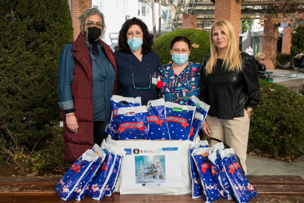 Θεσσαλονίκη: Δώρα και ευχές στους μικρούς ασθενείς του «Παπαγεωργίου» (ΦΩΤΟ)