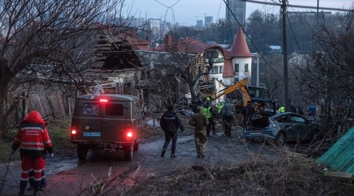 Ρωσικά πλήγματα στο Κίεβο και άλλες πόλεις στην αλλαγή του χρόνου