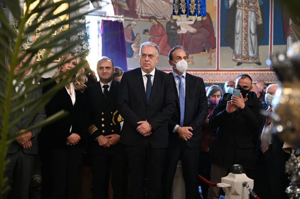 Σε Γλυφάδα και Παλαιό Φάληρο για τον εορτασμό των Θεοφανείων ο Τ. Θεοδωρικάκος