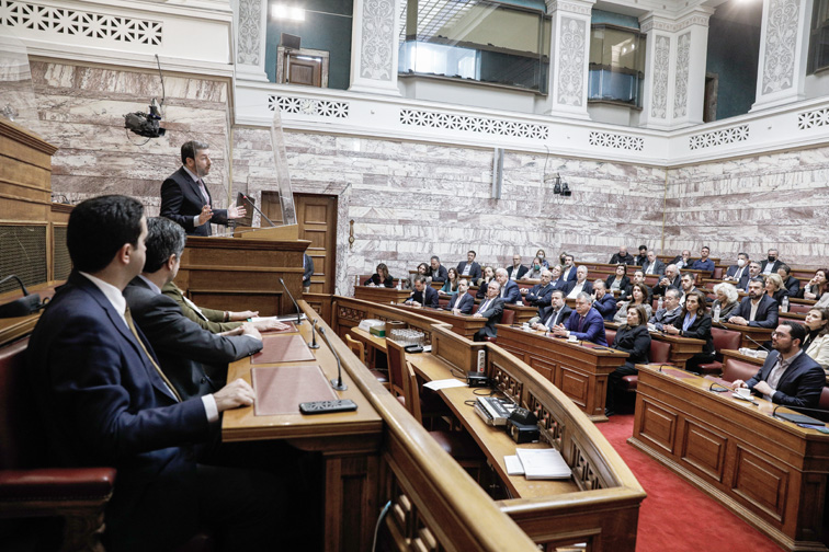 ΠΑΣΟΚ: Φυγή από τη δίνη της τοξικότητας