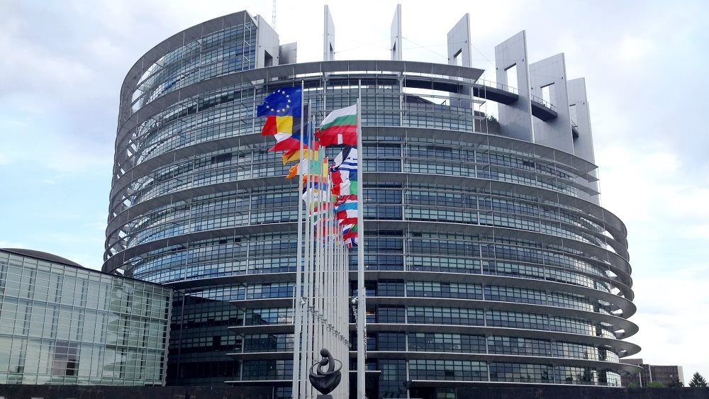 Ευρωκοινοβούλιο: Η ΕΕ πρέπει να διασφαλίσει ηγετική θέση της στην καθαρή τεχνολογία