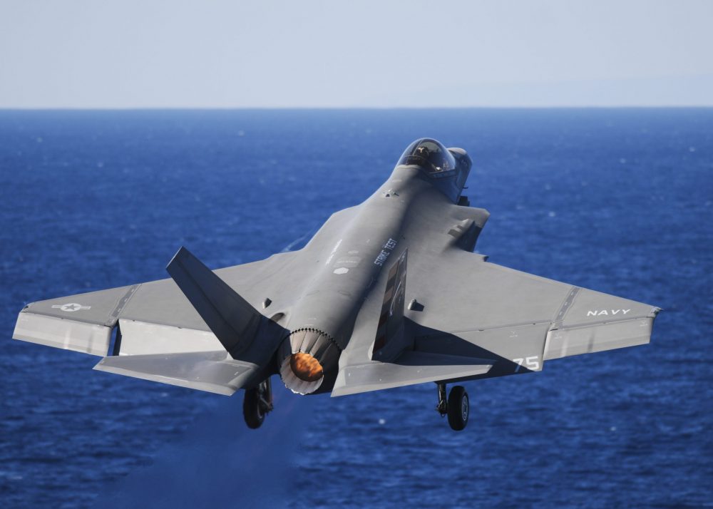 Εν αναμονή εξελίξεων για τα F-35
