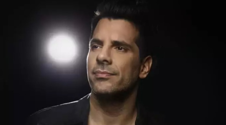 Θοδωρής Φέρρης: Με έβγαλαν από το σχήμα για να βάλουν άλλον τραγουδιστή