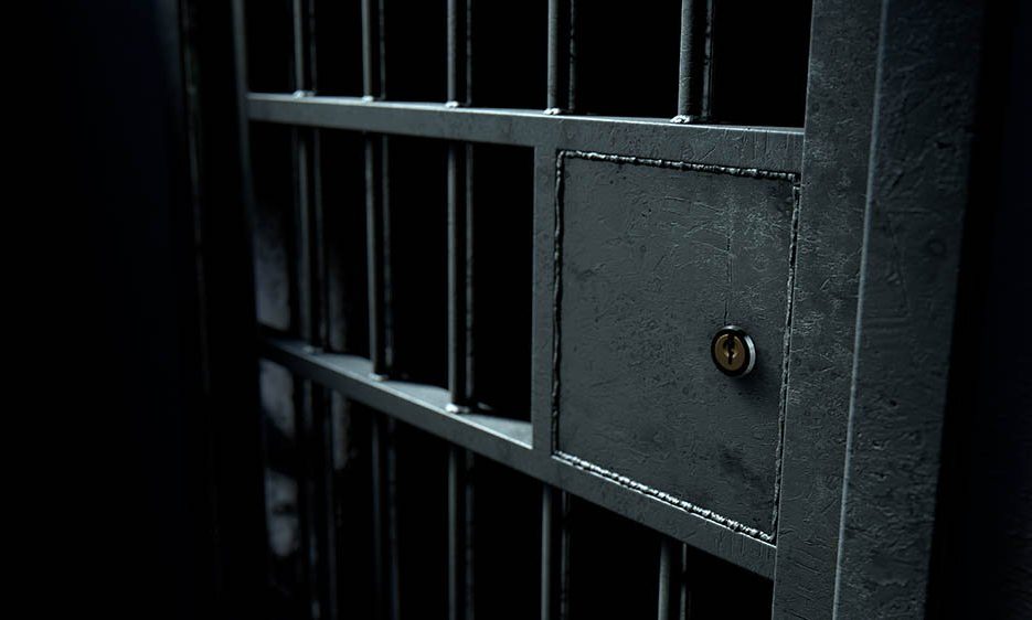 Θεσσαλονίκη: Βρεφονηπιοκόμος που έχει καταδικαστεί σε φυλάκιση κατηγορείται για κακοποίηση άλλων 8 παιδιών