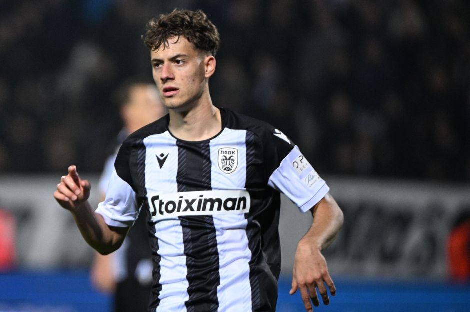 Το cover story του Γιάννη Κωνσταντέλια