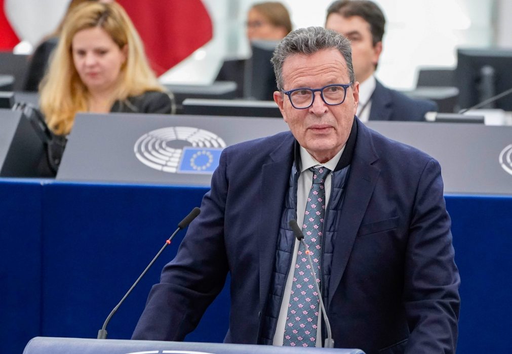 Φωνάζει ο… Κύρτσος!