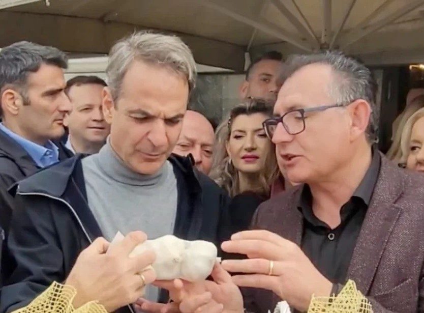 Έδωσαν σκόρδα στον Κυριάκο