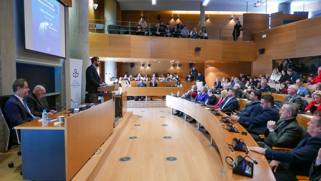 Ασκήσεις συσπείρωσης από τη ΝΔ